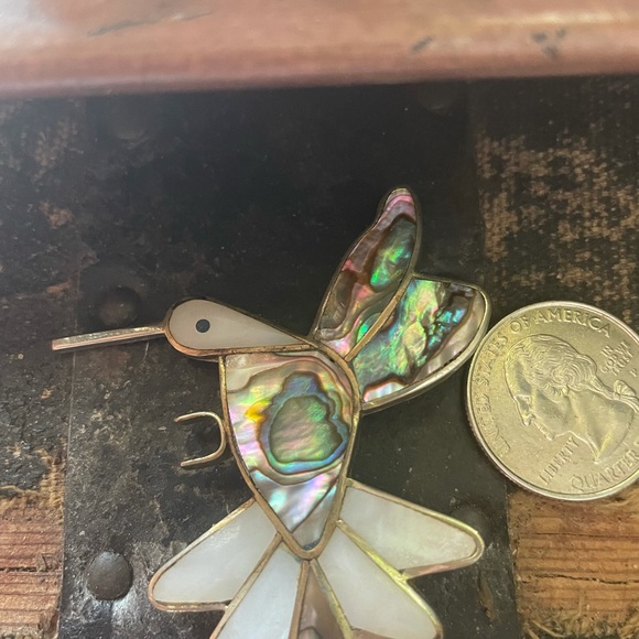 Jewelry - Hummingbird pin /pendant